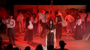 Με μεγάλη επιτυχία πραγματοποιήθηκε η παράσταση Γυμνασίου: “Να θυμάσαι…”