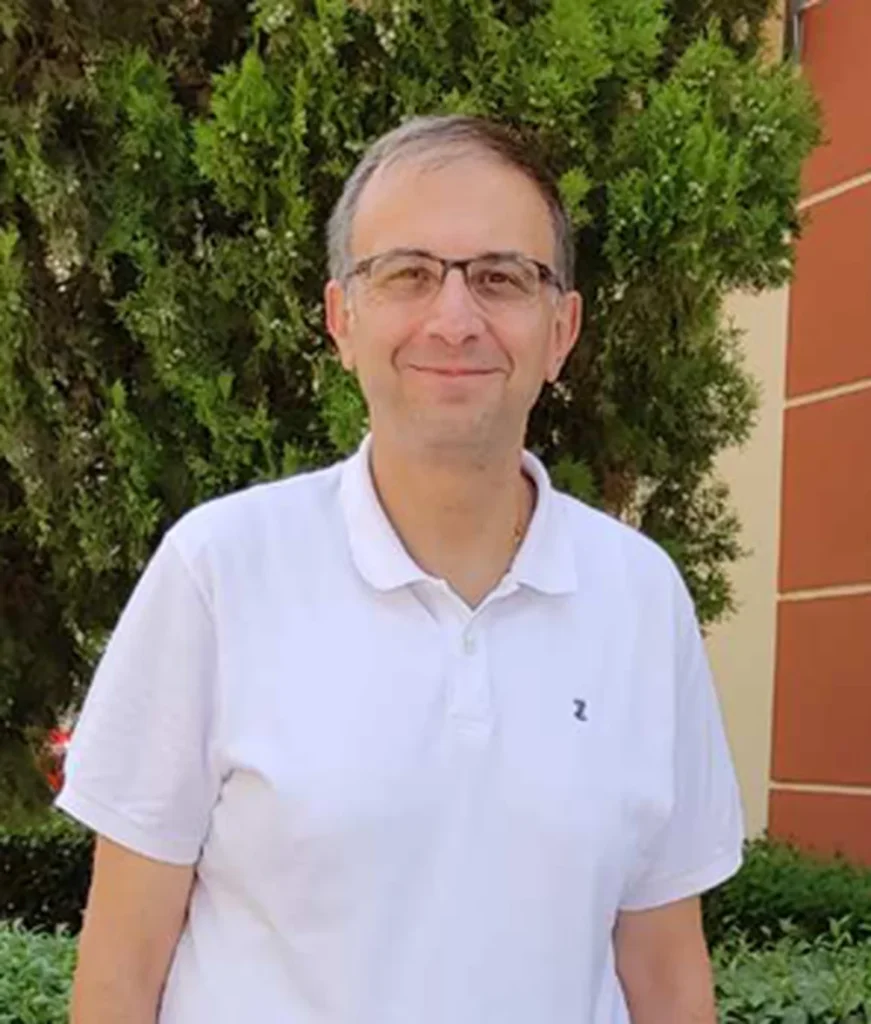 Νίκος Μονάντερας, Διευθυντής Λυκείου των Εκπαιδευτηρίων “Αναγέννηση”